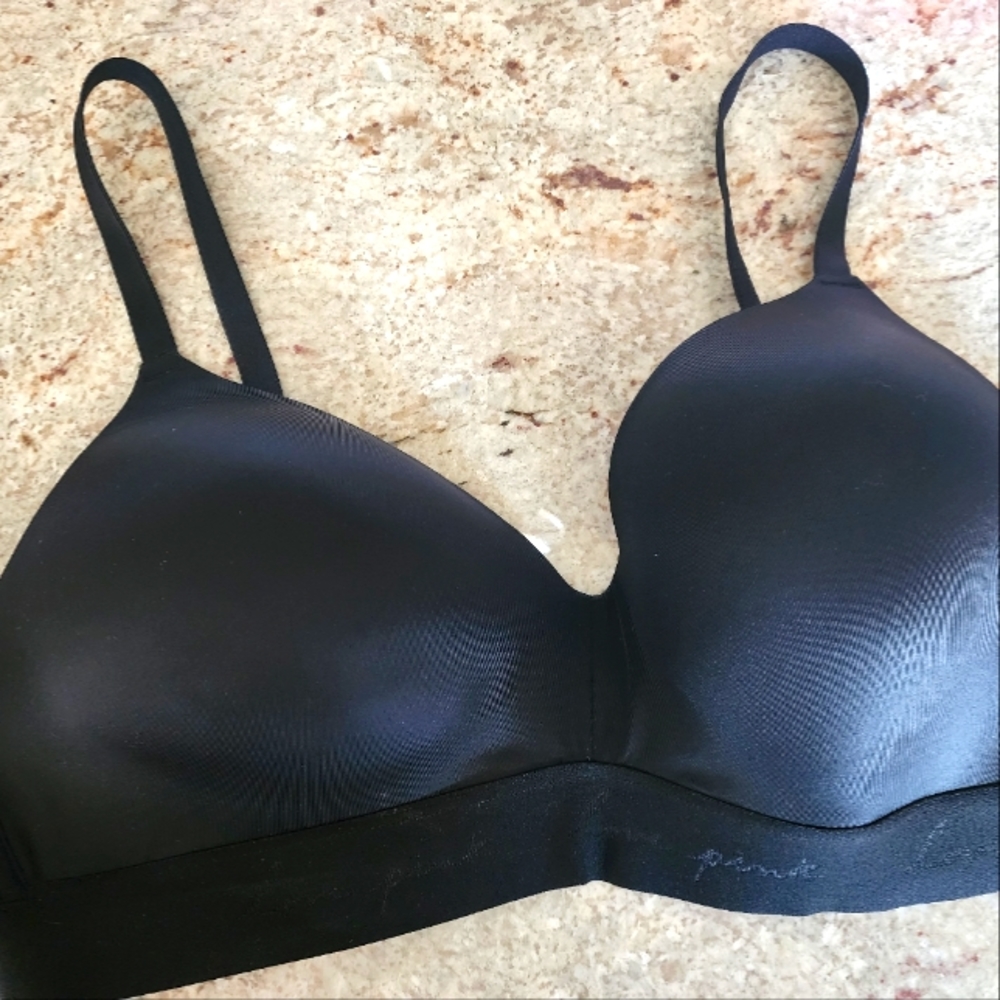 Victoria's Secret Wireless Black Bra